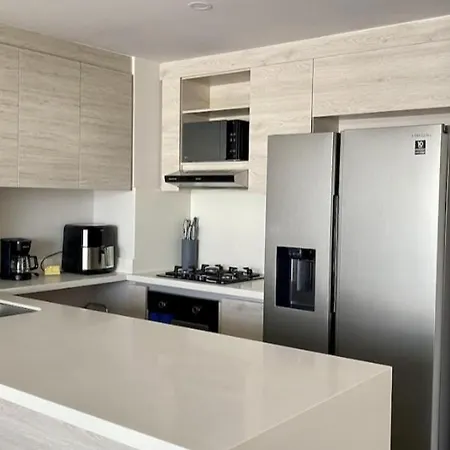 Lujoso Apartamento Vacacional En Morros Apartamento *